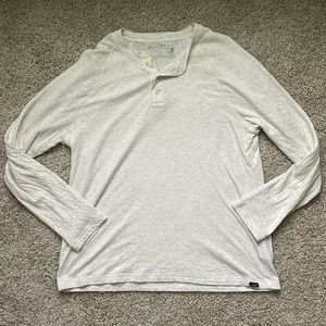 Men’s Faherty Cloud Henley size Large